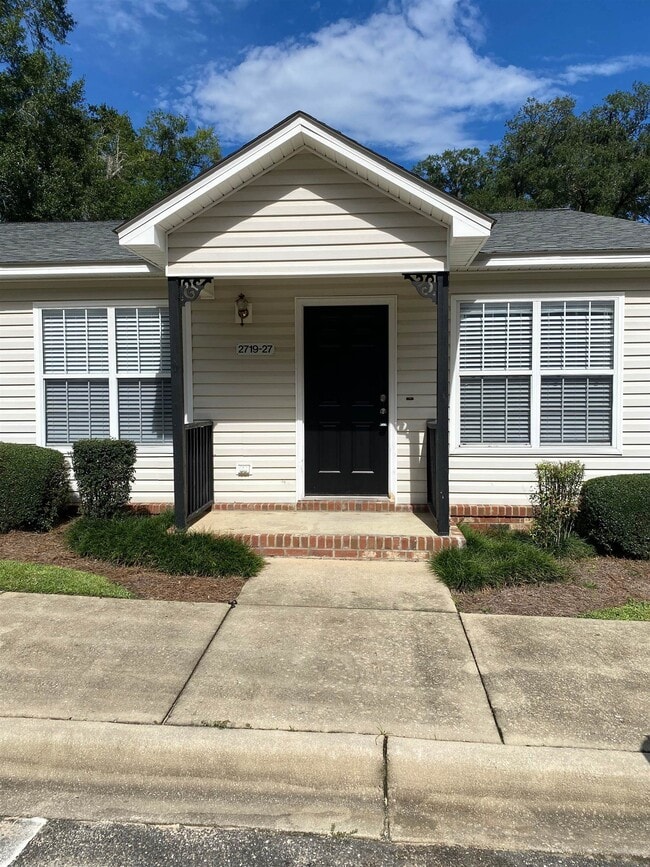 Primary Photo - 2719 W Tharpe St