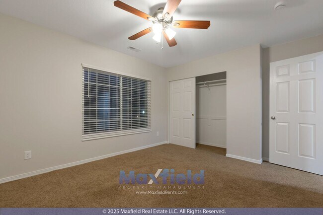 Building Photo - Beautiful 6BD, 3.5BTH, 3GAR Home in Cranberry Hills