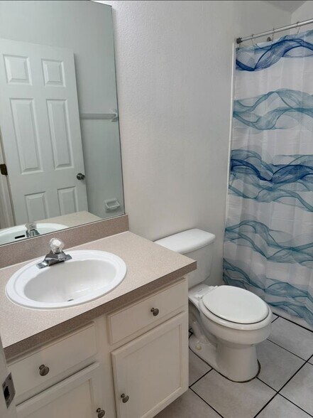 Building Photo - 2135 Jessa Dr