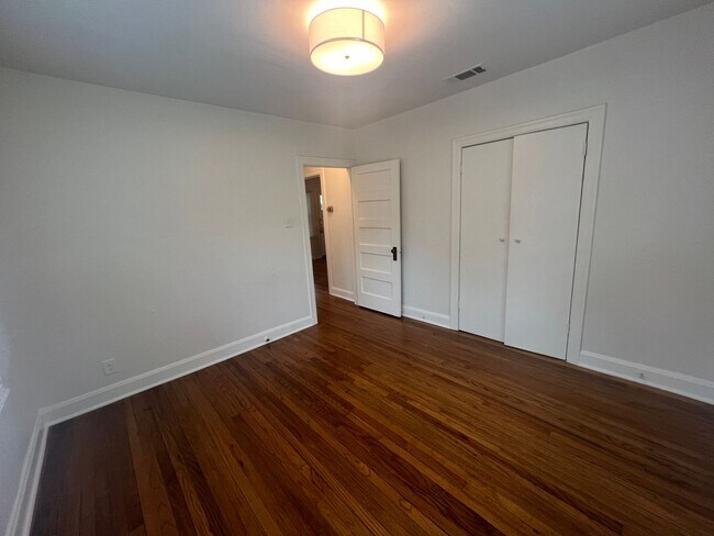 Building Photo - Cherrywood Bungalow for Rent