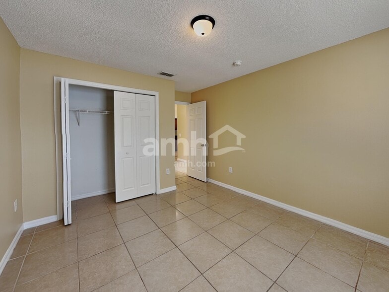 Building Photo - 950 Woodsong Way