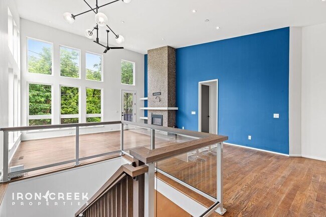 Building Photo - 54 Branning St