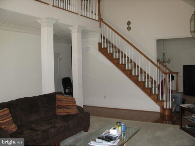 Building Photo - 218 Silverbell Ct