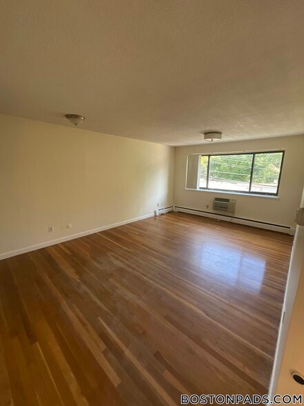 Building Photo - 122 Dustin St