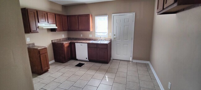 Building Photo - 1520 Lawn Ave