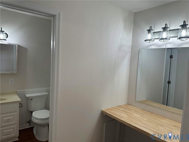 Building Photo - 10510 Courtney Rd