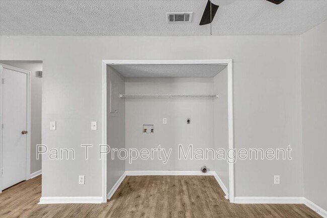 Building Photo - 235 Bordeaux Ln