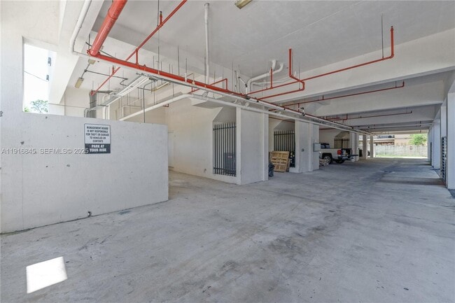 Building Photo - 850 SW 14th Ave