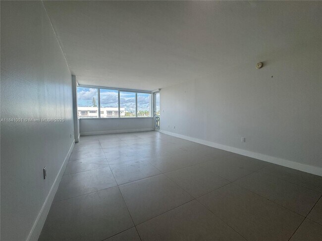 Building Photo - 8233 Harding Ave