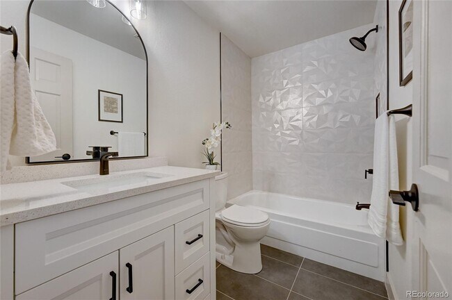 Building Photo - 12028 E Harvard Ave