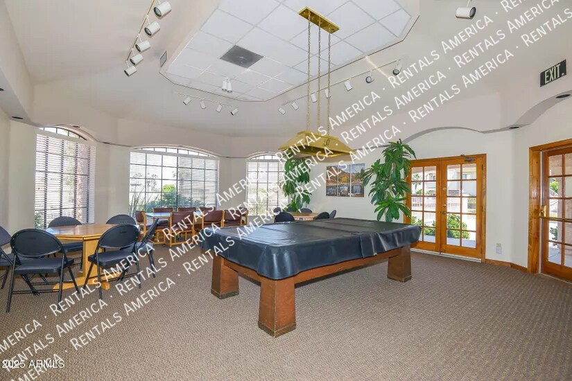 Building Photo - 9151 W Greenway Rd