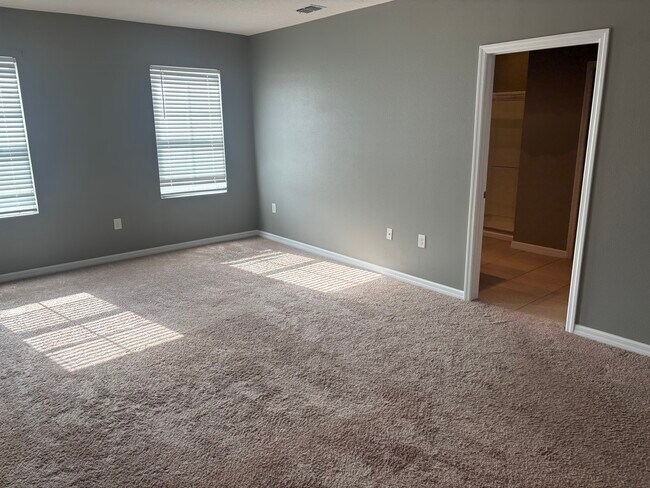 Building Photo - 152 Ludisia Loop