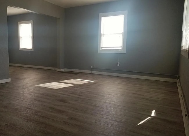 Building Photo - ****COMING SOON**** Charming 2-story home ...