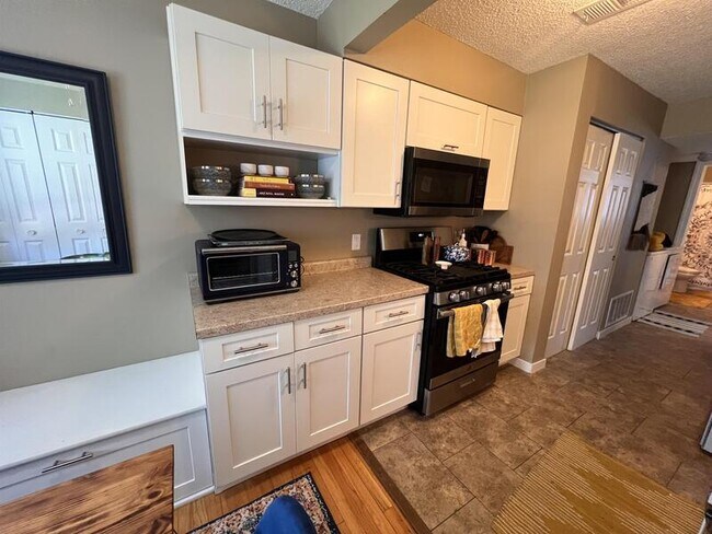 Building Photo - 12 N Michigan St