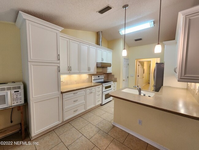 Building Photo - 1589 Guardian Ct