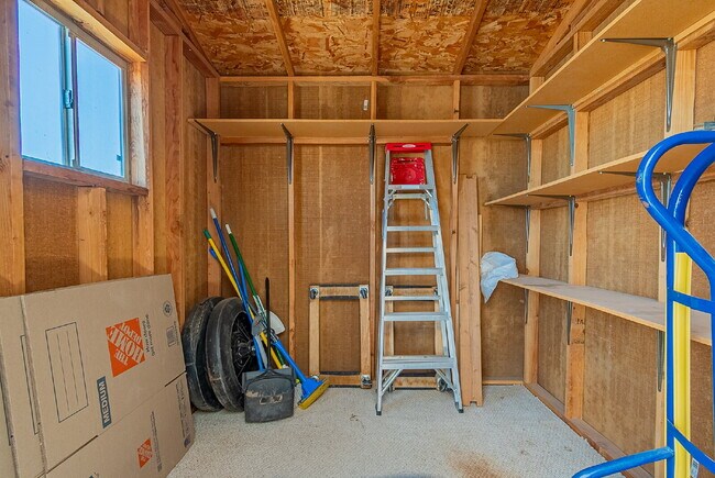Building Photo - "Well Maintained 2-Bedroom, 2 Bathroom hom...