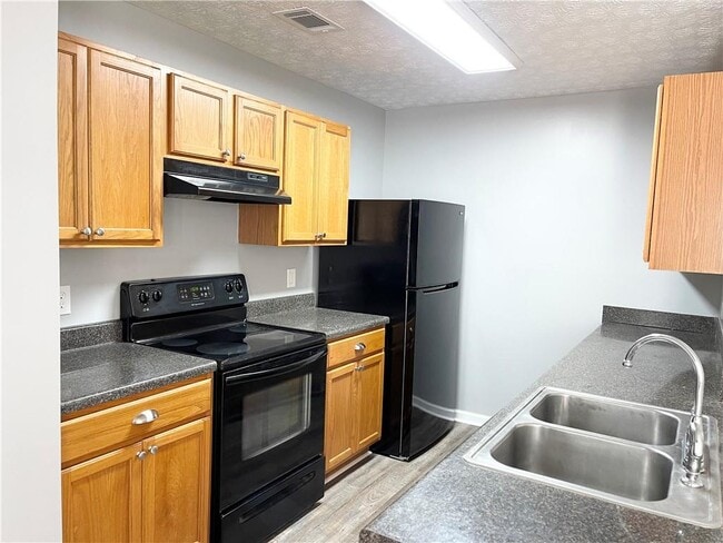 Building Photo - 7748 Bernardo Dr