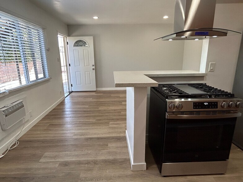 Building Photo - 3821 Rosemead Ave