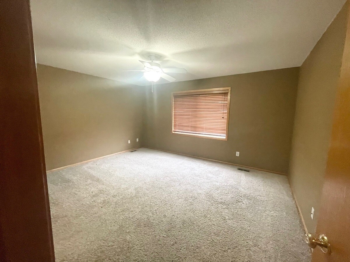 Building Photo - 13924 Glendale Trl