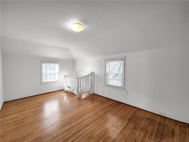 Building Photo - 54 Westmoreland Dr