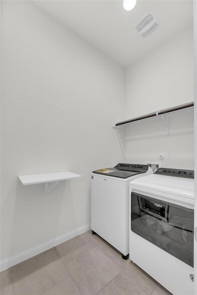 Building Photo - 10024 Dalliance Ln