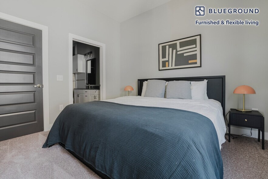 Building Photo - 5005 E Parmer Ln