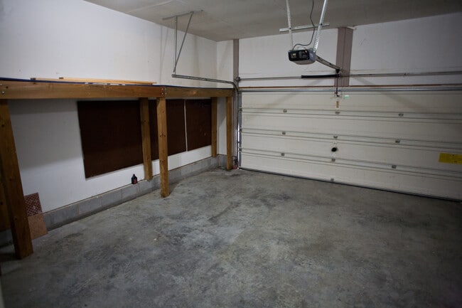 Building Photo - Spacious 3-Bedroom Ranch with Versatile Living Spaces and Modern Comforts