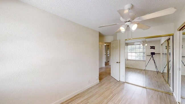 Building Photo - 23330 La Vida Way