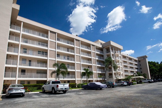 Building Photo - 2651 S Course Dr