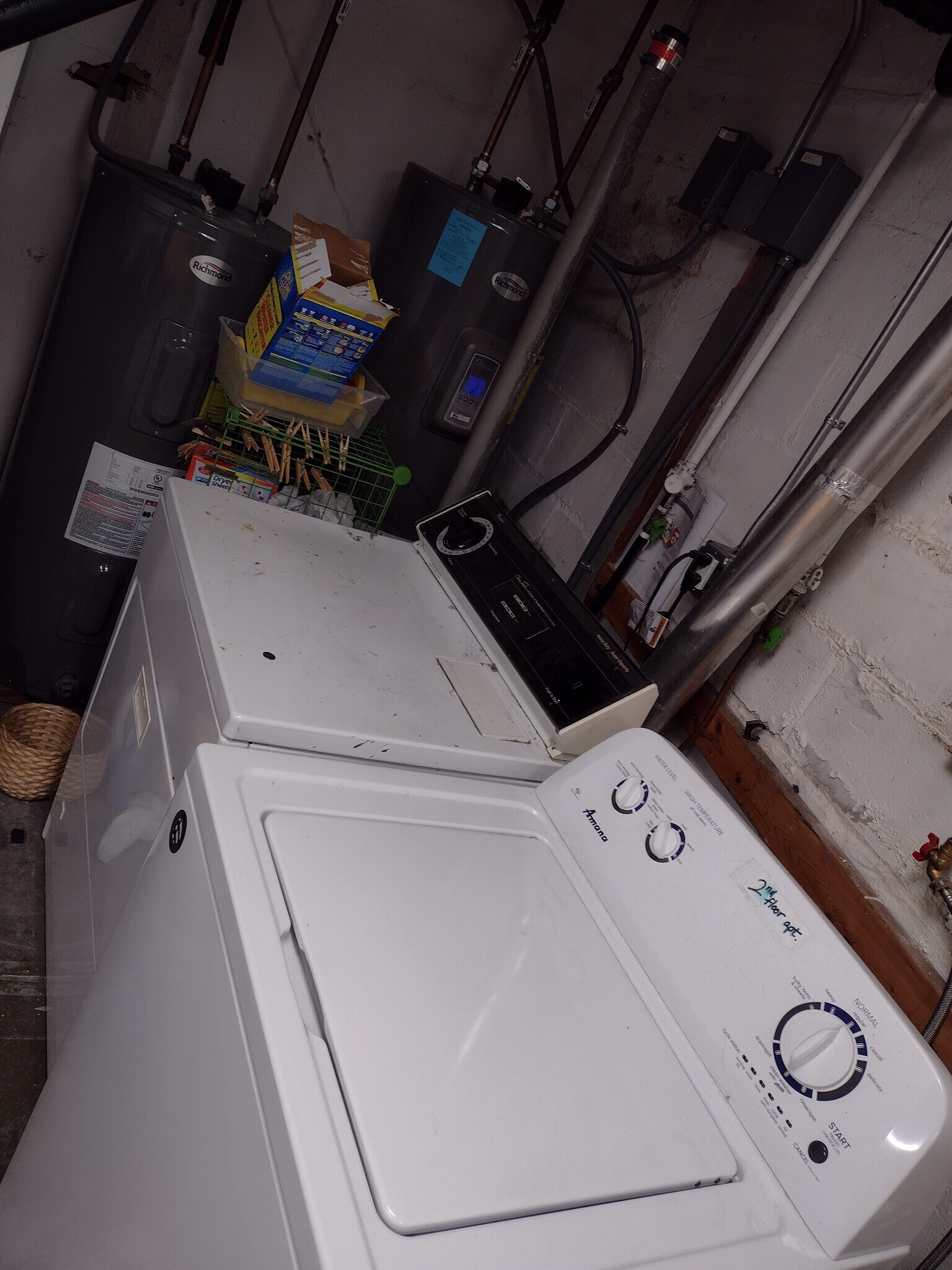 Exclusive use of washer & dryer - 1895 Portland Ave