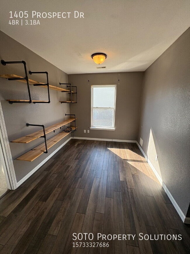 Building Photo - 1405 Prospect Dr