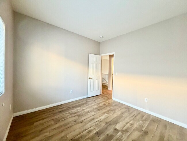 Building Photo - GATED SUMMERLIN HOME | 5 BEDROOM + DOWNSTAIRS DEN | 3-CAR GARAGE