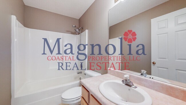 Building Photo - 3 Bedroom 2 Bathroom Home - Hope Creek Subdivision - Richmond Hill