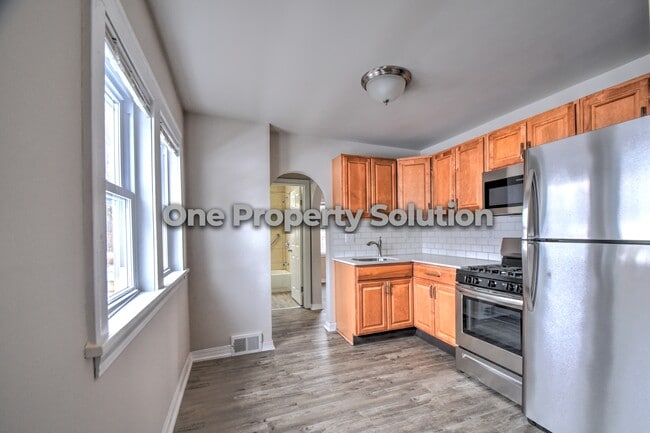 Building Photo - 4589 Hayes St