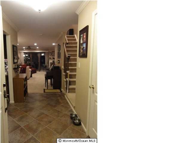 Building Photo - 45 Liverpool Ct