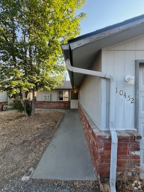 Building Photo - South Boise Duplex With Garage!