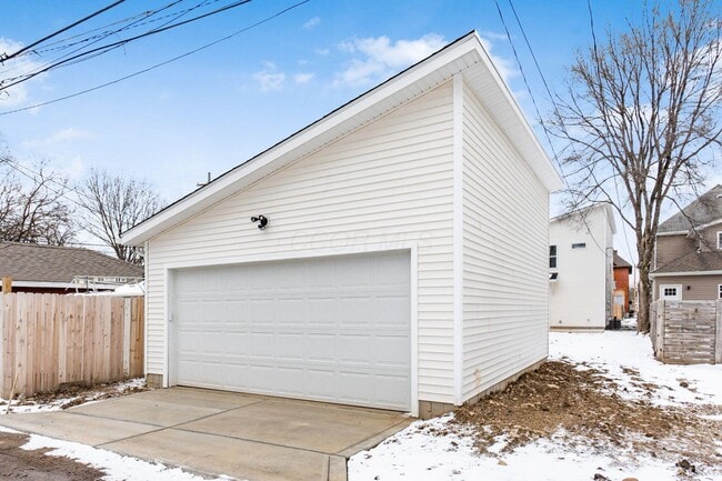 Building Photo - 93 N Princeton Ave