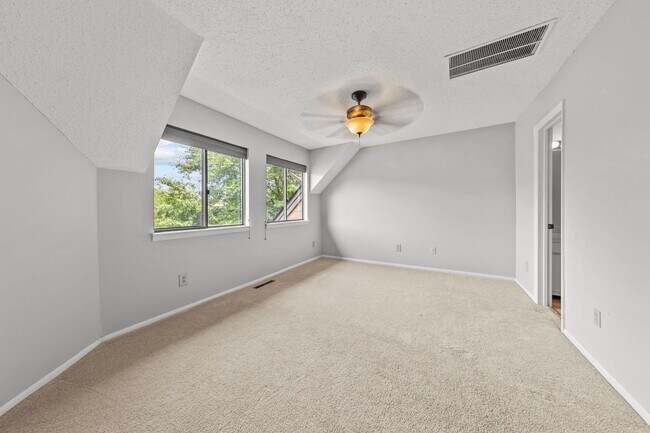 Building Photo - 3959 Aeries Way