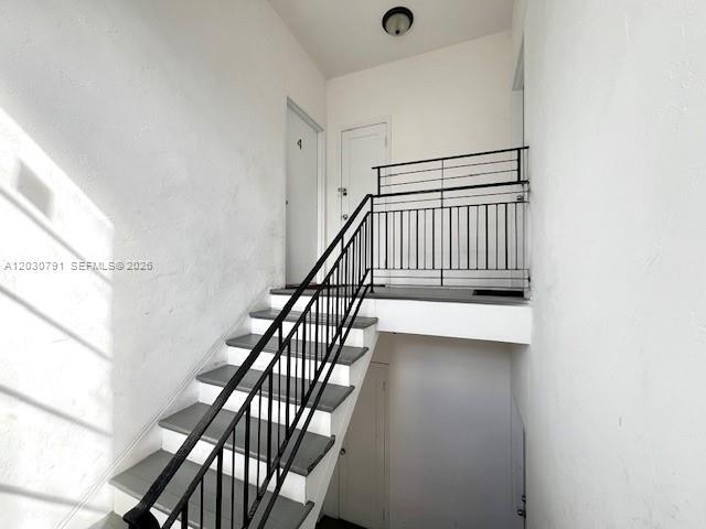 Building Photo - 601 7th St