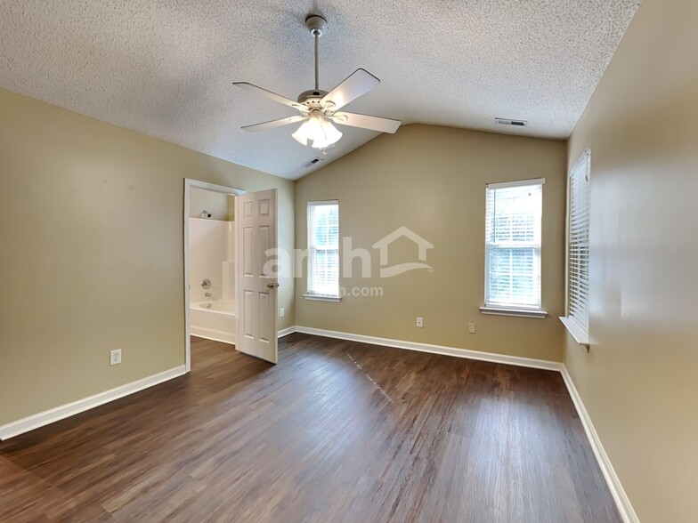 Building Photo - 1103 Poplar Ridge Rd