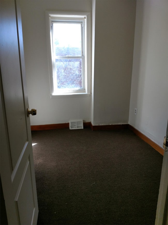 Building Photo - 4655 Mulberry St