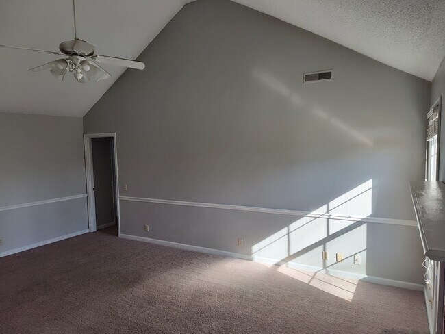 Building Photo - 1450 Morris Way Dr