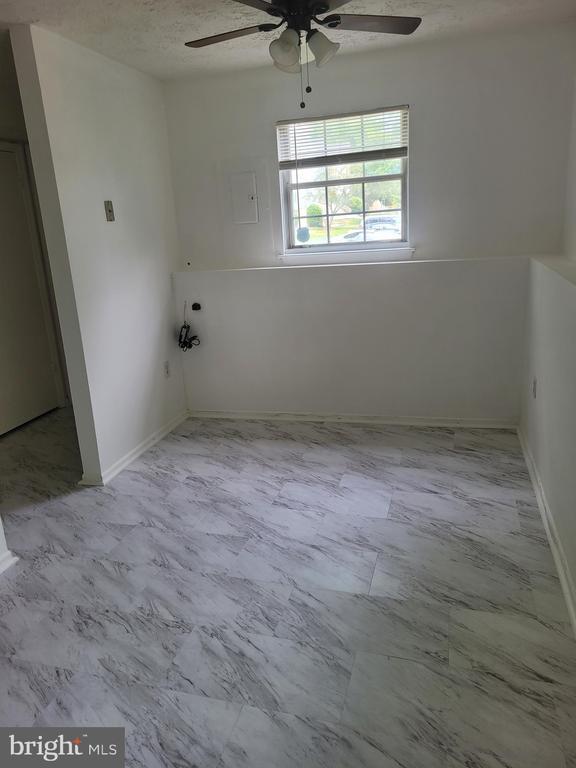 Building Photo - 11425 Honeysuckle Ct