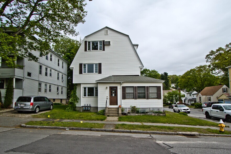 Primary Photo - 137 Cohasset St