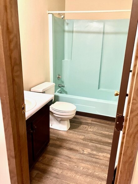 Bathroom View - 2910 Gardentown Dr SW
