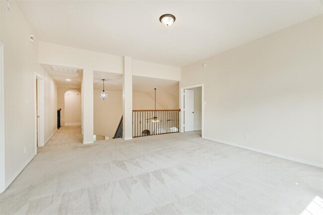 Building Photo - 11918 Mariposa Canyon Dr