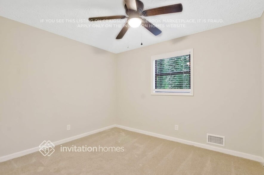 Building Photo - 1023 Lakewood Dr