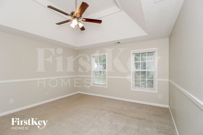 Building Photo - 27 Forest Point