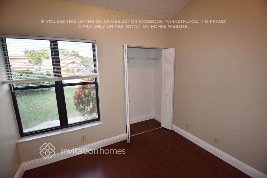 Building Photo - 100 Azalea Cir