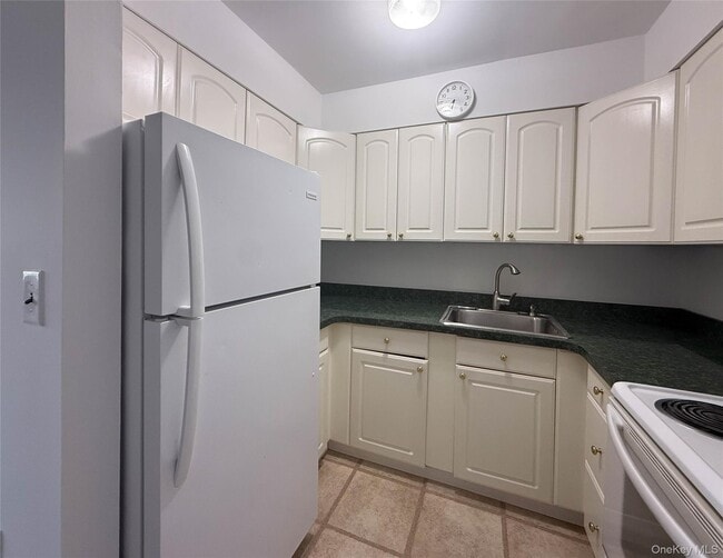 Building Photo - 1000 9th St